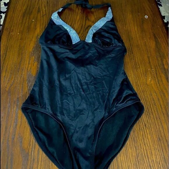 Old Navy Other - Woman’s old navy v neck halter one piece swimsuit